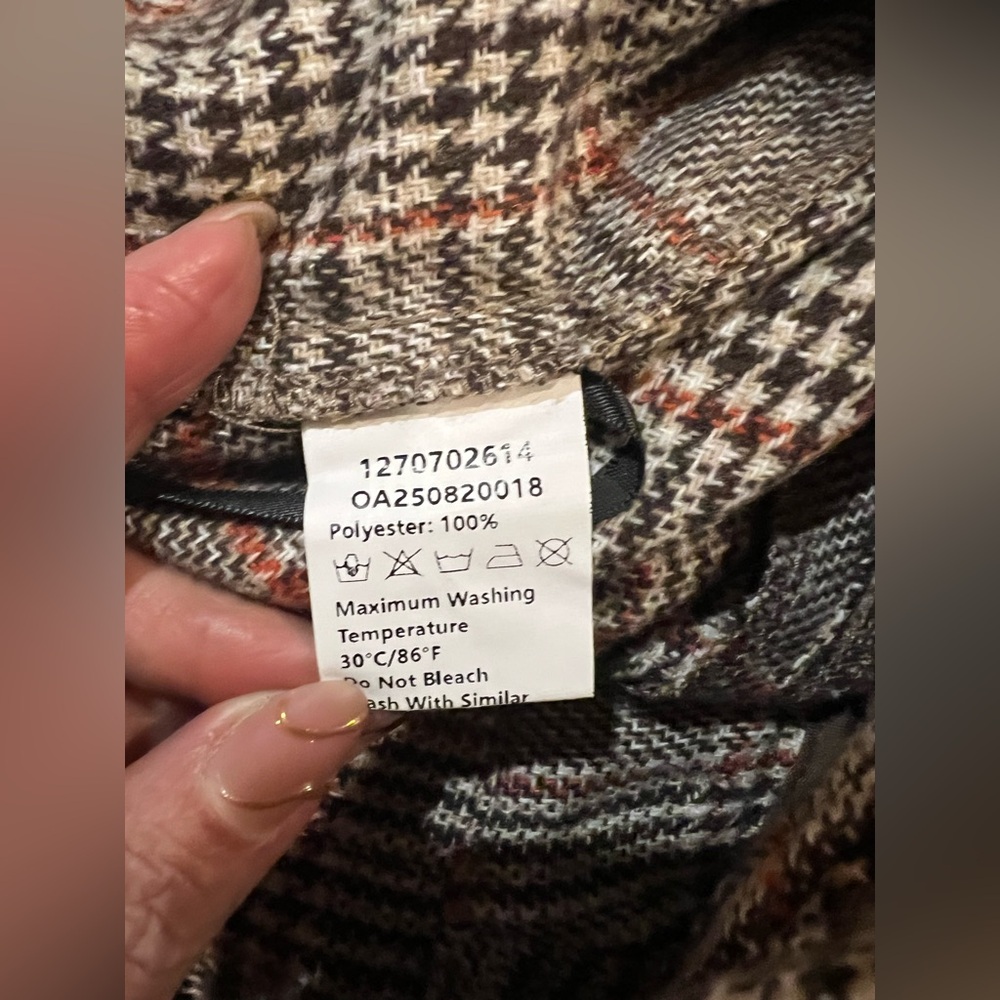 CoMMENSE Plaid High-Waisted Pants
COLOR Brown Size Small No Belt included NWOT - Picture 8 of 12